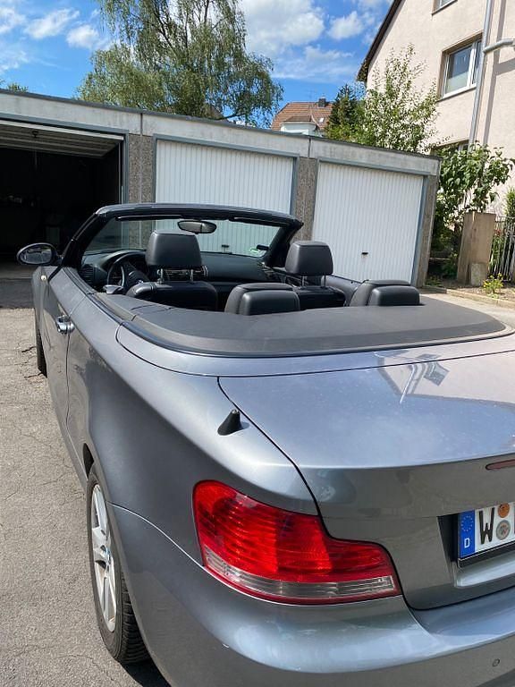 Gebraucht BMW 118 Cabriolet Sport Line 143 PS (105 kW) 2009 Grau Cabrio