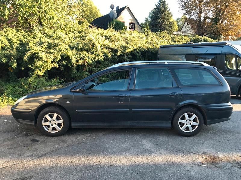 Grau Gebraucht 2002 Citroën C5 Kombi | 1.490 € (Fairer Preis) - Bild 1/4