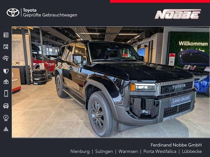 Attitude back metallic Neu 2025 Toyota Land Cruiser Executive SUV | 83.990 € (Superpreis) - Bild 1/4
