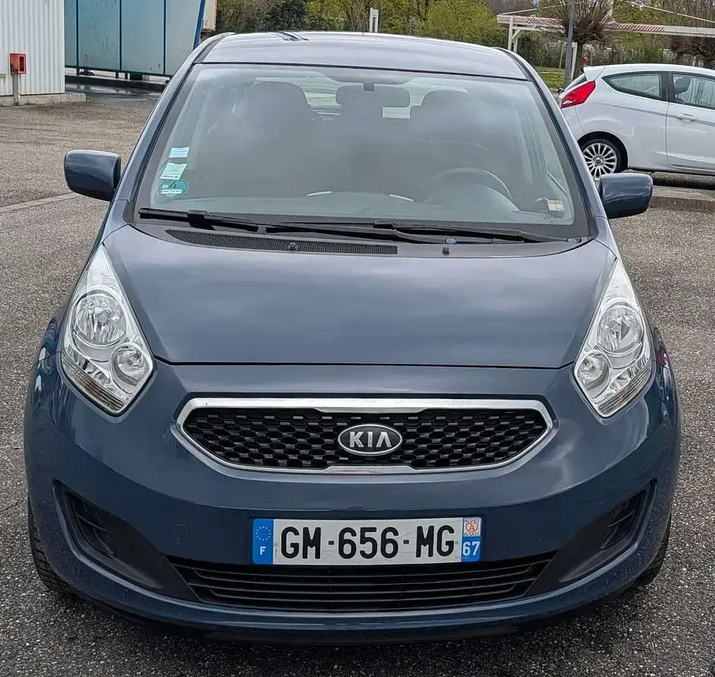 Gebraucht Kia Venga Attract 90 PS (66 kW) 2012 Blau Kleinwagen