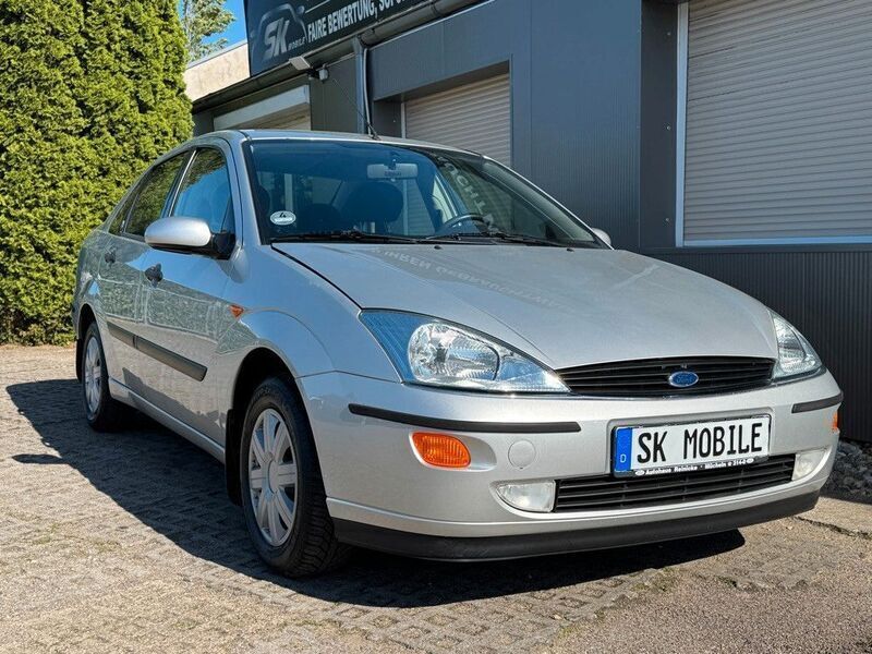 Gebraucht Ford Focus 101 PS (74 kW) 2000 Silber Limousine