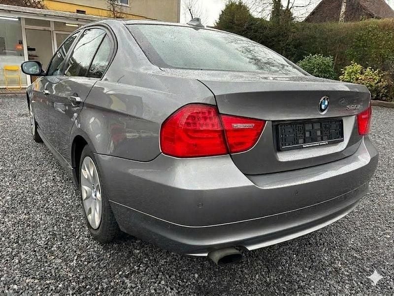 Gebraucht BMW 320 Comfort Edition 170 PS (125 kW) 2010 Grau Limousine