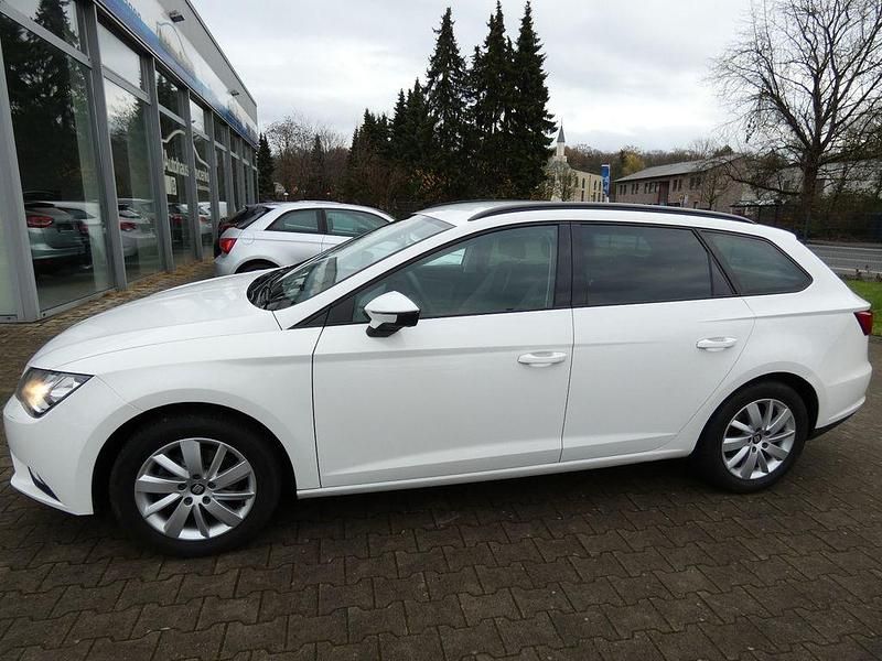 Weiß Gebraucht 2016 Seat Leon ST Kombi | 10.490 € (Superpreis) - Bild 1/4