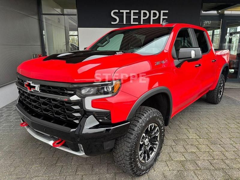 Rot Neu 2025 Chevrolet Silverado SUV | 82.900 € (Etwas zu teuer) - Bild 1/4