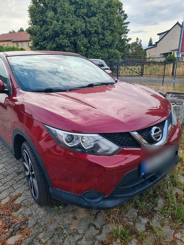 Rot Gebraucht 2017 Nissan Qashqai SUV | 14.500 € (Fairer Preis) - Bild 1/4
