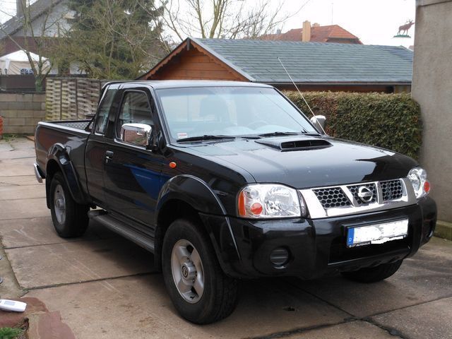 Schwarz Gebraucht 2011 Nissan Navara Abholung | 20.320 € - Bild 1/4