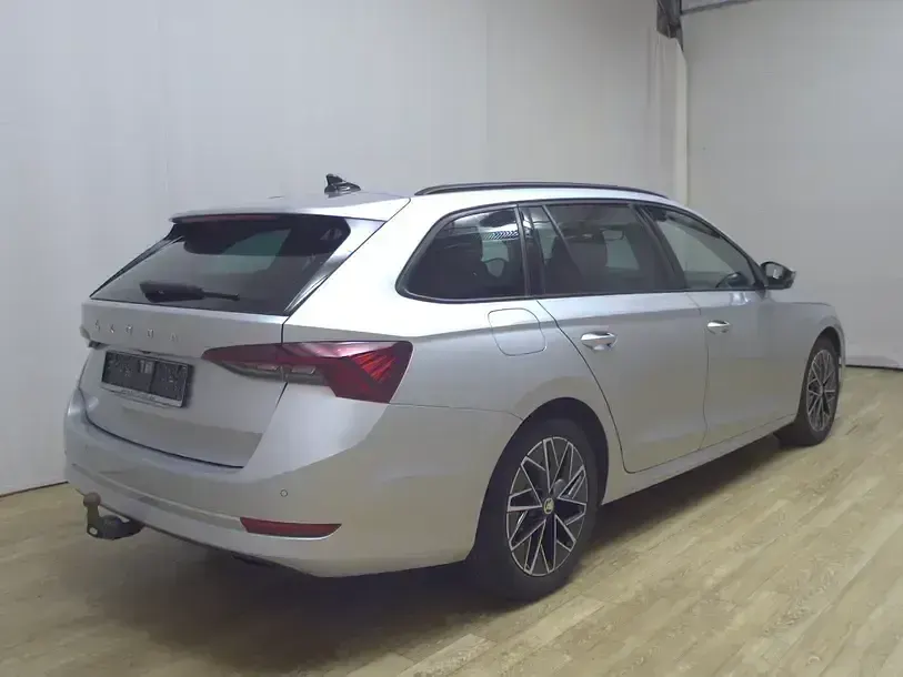 Gebraucht Skoda Octavia Ambition 150 PS (110 kW) 2023 Silber Kombi