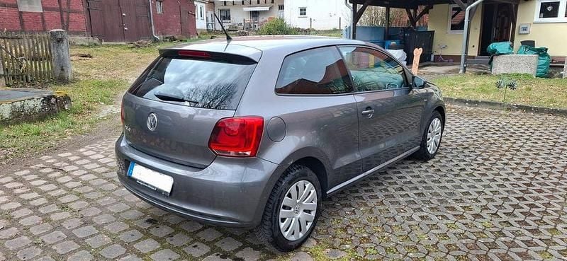 Gebraucht VW Polo Life 60 PS (44 kW) 2013 Grau Kleinwagen