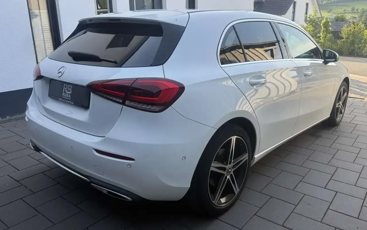 Gebraucht Mercedes A200 Progressive 163 PS (119 kW) 2018 Polarweiss  unilack Kleinwagen