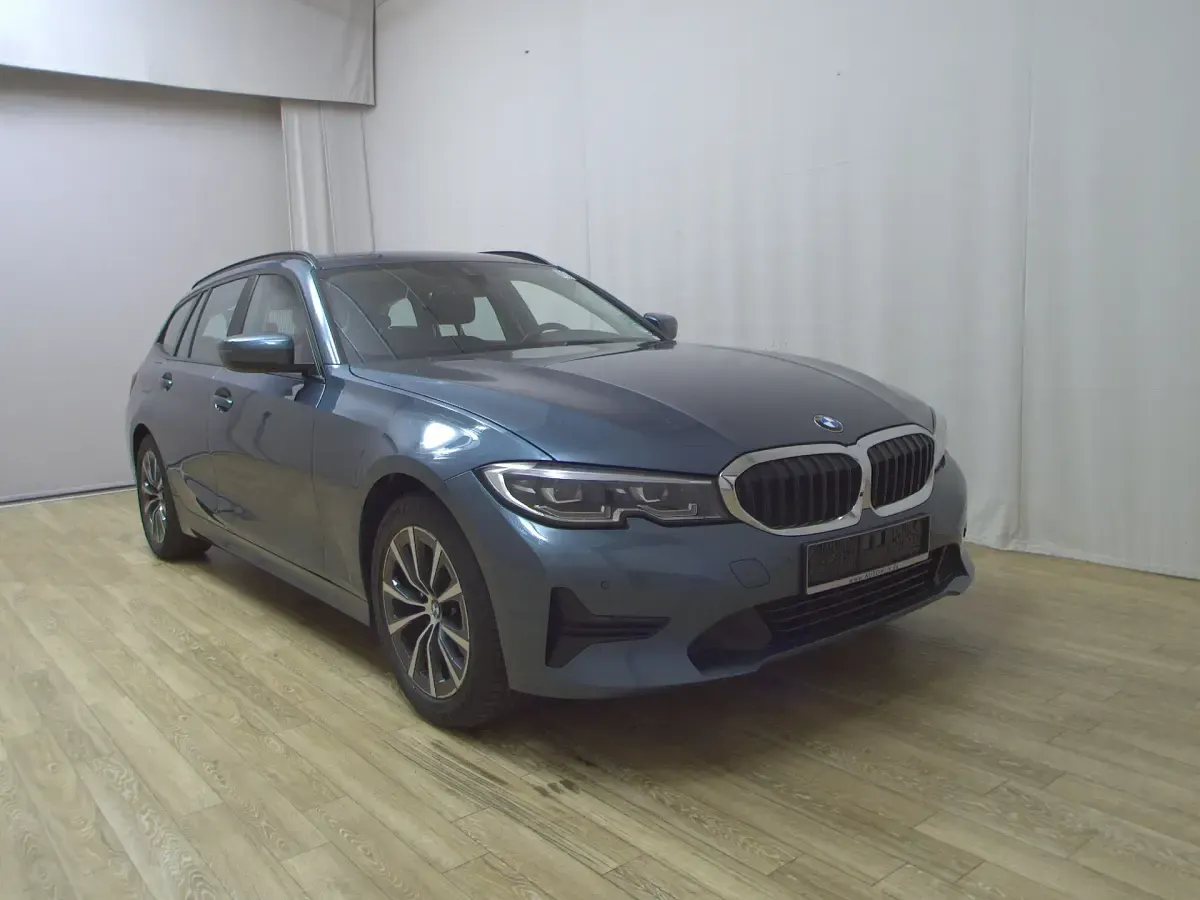 Gebraucht BMW 318 Advantage 150 PS (110 kW) 2021 Blau Kombi