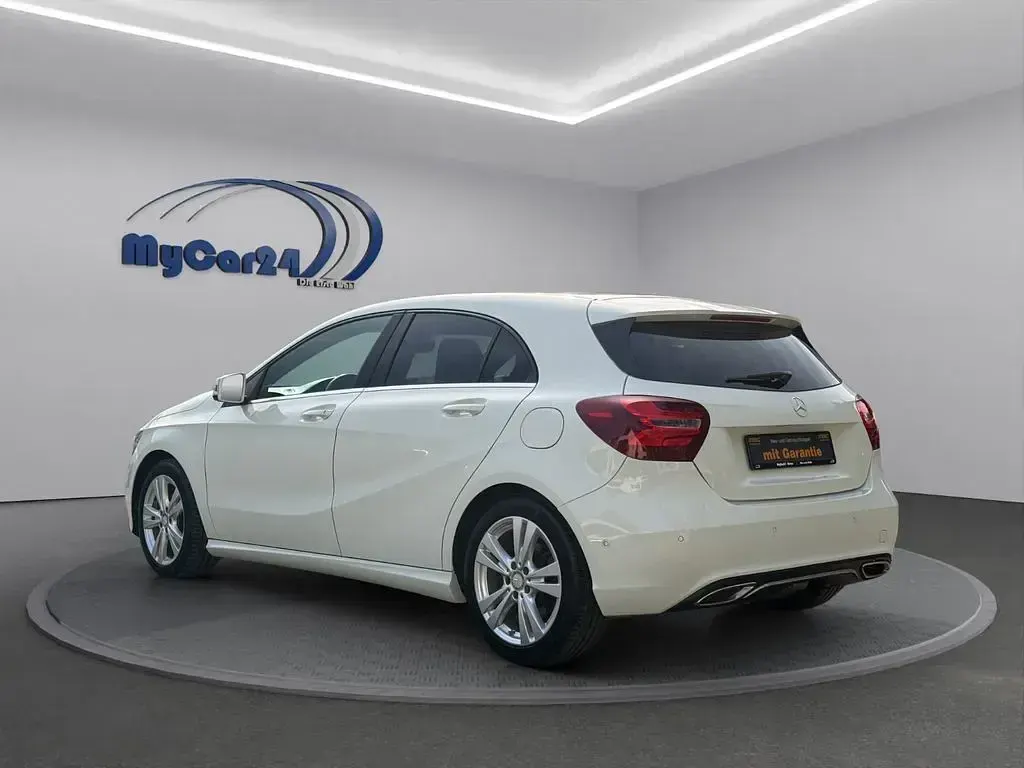 Używany Mercedes A220 177 KM (130 kW) 2016 Biały Sedan/Limuzyna