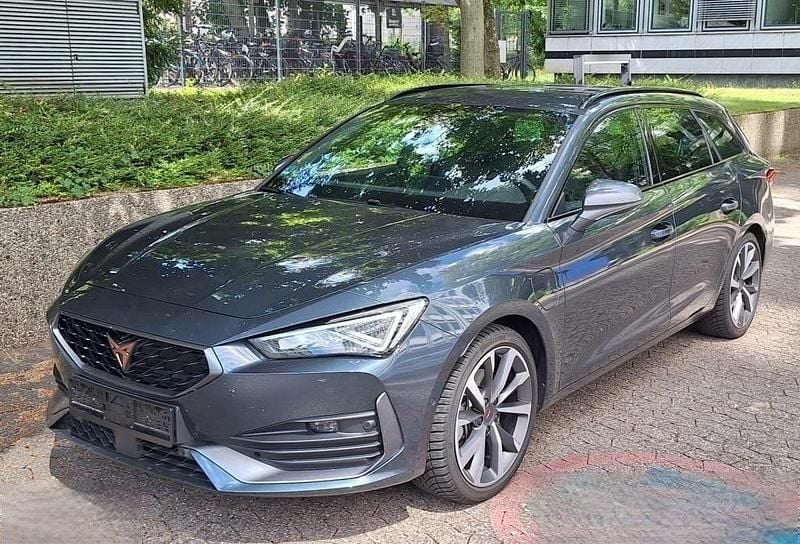 Grau Gebraucht 2023 Cupra Leon Limousine | 22.990 € (Superpreis) - Bild 1/4