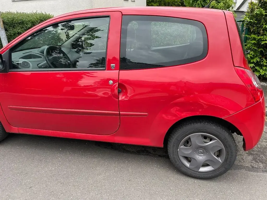 Używany Renault Twingo Expression 75 KM (55 kW) 2012 Czerwony Hatchback