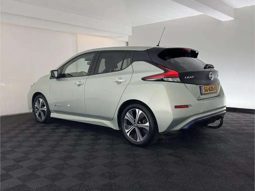 Gebraucht Nissan Leaf 110 kW (150 PS) 2018 Grau Kleinwagen