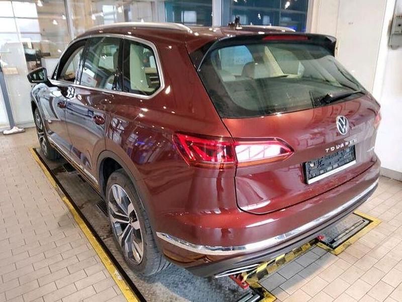 Gebraucht VW Touareg Atmosphere 381 PS (280 kW) 2022 Malbec red metallic SUV