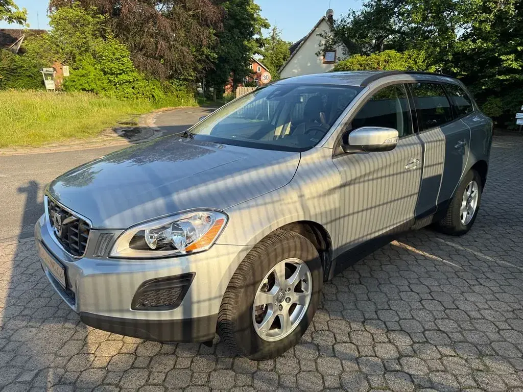Gebraucht Volvo XC60 Kinetic 241 PS (177 kW) 2011 Grau SUV
