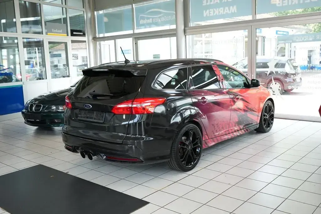 Gebraucht Ford Focus ST 250 PS (183 kW) 2018 Schwarz Limousine