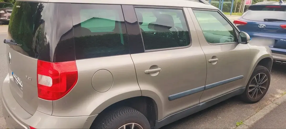 Gebraucht Skoda Yeti 77 PS (56 kW) 2011 Beige SUV
