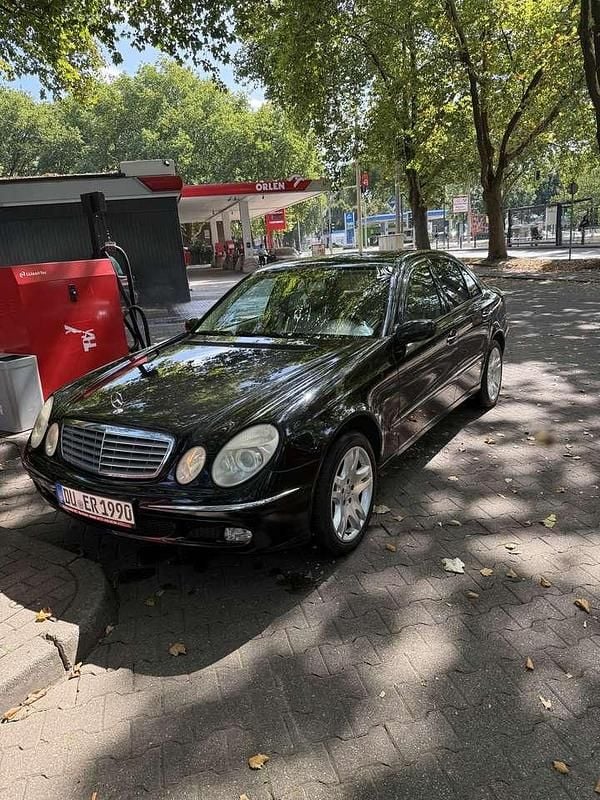 Schwarz Gebraucht 2002 Mercedes E200 Elegance Limousine | 4.700 € (Fairer Preis) - Bild 1/4