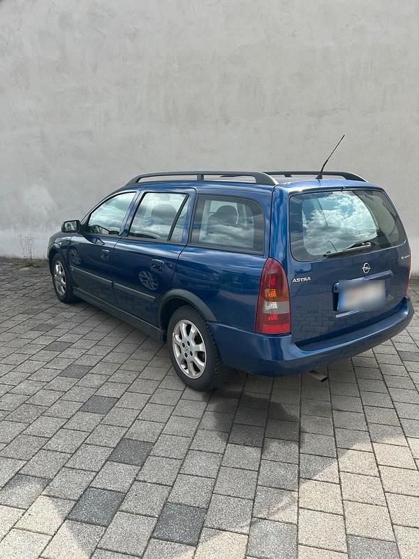 Gebraucht Opel Astra 103 PS (75 kW) 2004 Blau Kombi