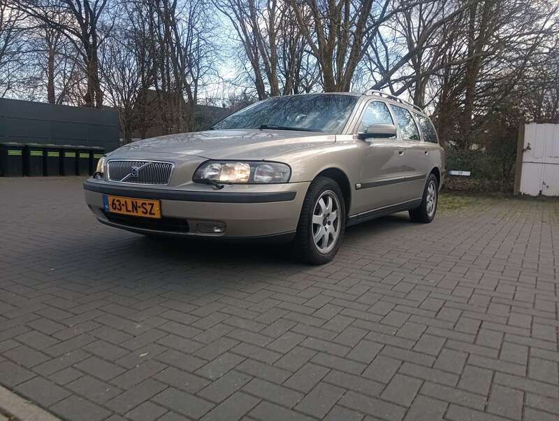 Gold Gebraucht 2003 Volvo V70 Kombi | 1.250 € (Superpreis) - Bild 1/4