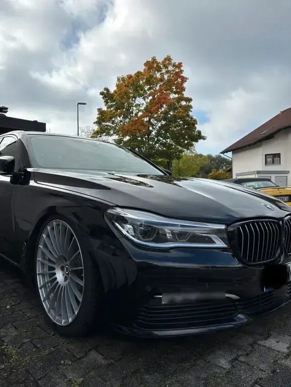 Gebraucht BMW 740 326 PS (239 kW) 2015 Schwarz Limousine