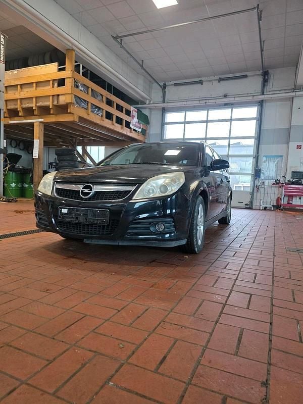 Schwarz Gebraucht 2006 Opel Vectra Kombi | 2.900 € (Teuer) - Bild 1/4
