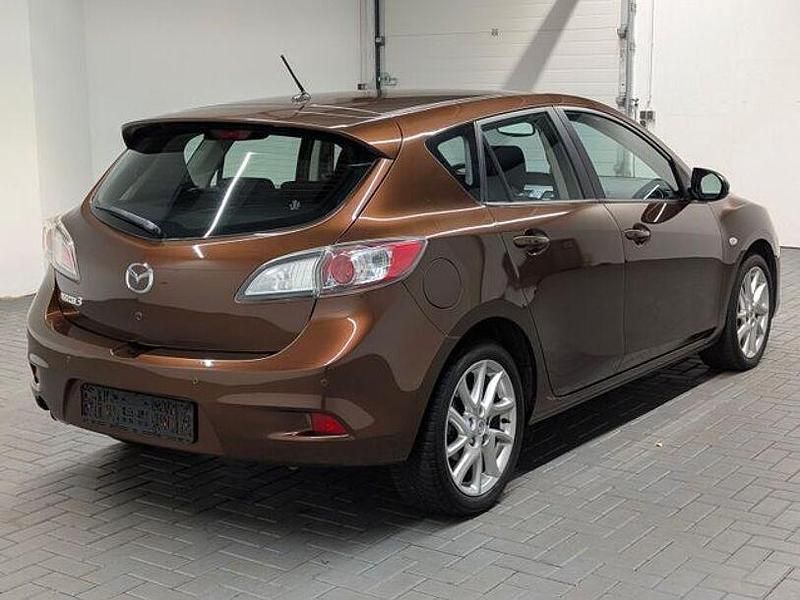 Gebraucht Mazda 3 Edition 105 PS (77 kW) 2012 Autumn bronze Limousine