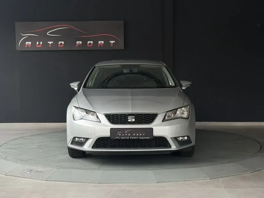 Gebraucht Seat Leon Style 105 PS (77 kW) 2014 Eissilber/estrella silver Limousine
