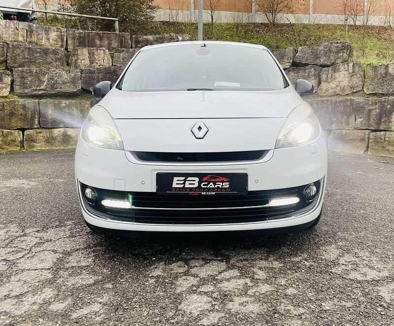 Gletscherweiss Gebraucht 2012 Renault Grand Scénic III Bose Edition Van / Kleinbus | 5.990 € (Fairer Preis) - Bild 1/4