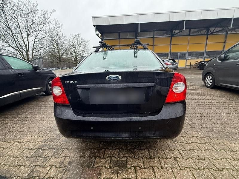 Gebraucht Ford Focus 101 PS (74 kW) 2008 Schwarz Limousine
