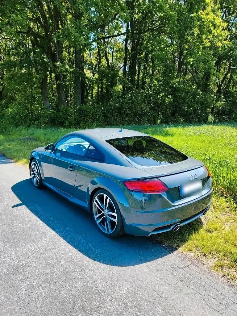 Gebraucht Audi TT Comfort 184 PS (135 kW) 2016 Grau Coupé