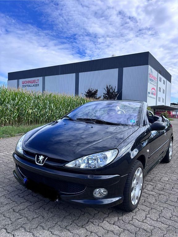 Schwarz Gebraucht 2004 Peugeot 206 CC Cabrio | 2.350 € (Fairer Preis) - Bild 1/4