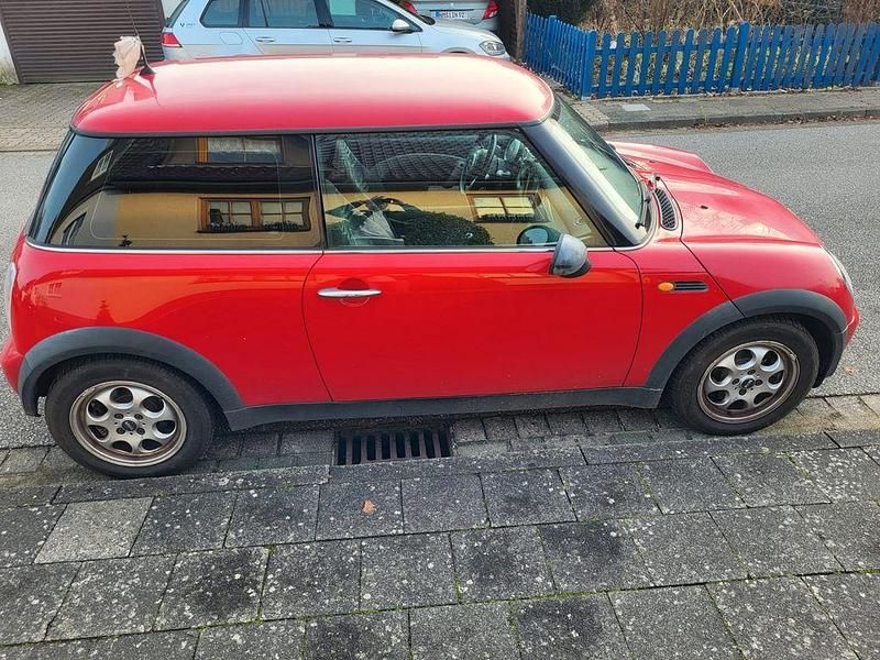 Gebraucht Mini ONE 90 PS (66 kW) 2002 Rot Kleinwagen