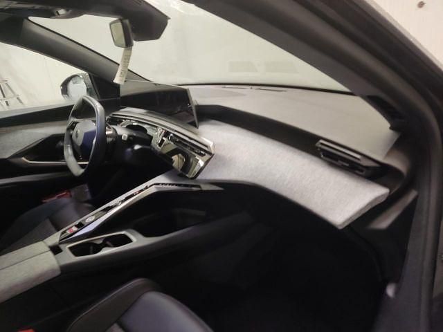 Gebraucht Peugeot 5008 Allure 145 PS (106 kW) 2025 Grau SUV