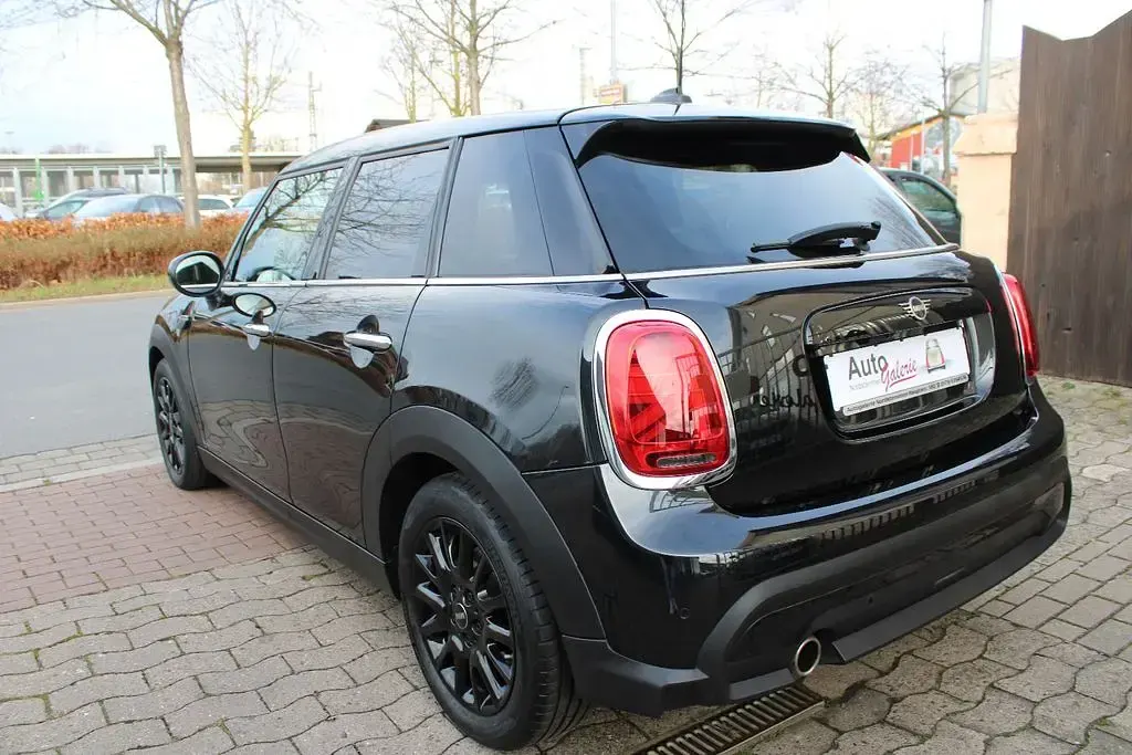 Gebraucht Mini Cooper Classic 136 PS (100 kW) 2023 Schwarz Kleinwagen