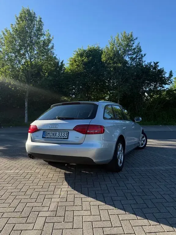Gebraucht Audi A4 Ambiente 120 PS (88 kW) 2010 Silber Kombi