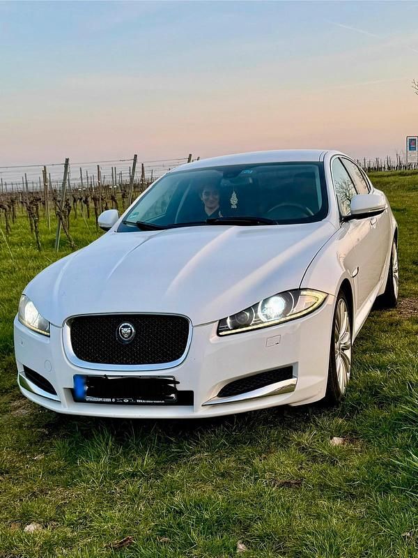 Gebraucht Jaguar XF 200 PS (147 kW) 2011 Weiß Limousine