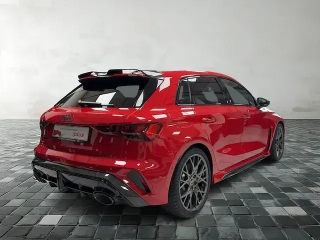 Gebraucht Audi RS3 Sportback Comfort 400 PS (294 kW) 2026 Progressivrot metallic Kleinwagen