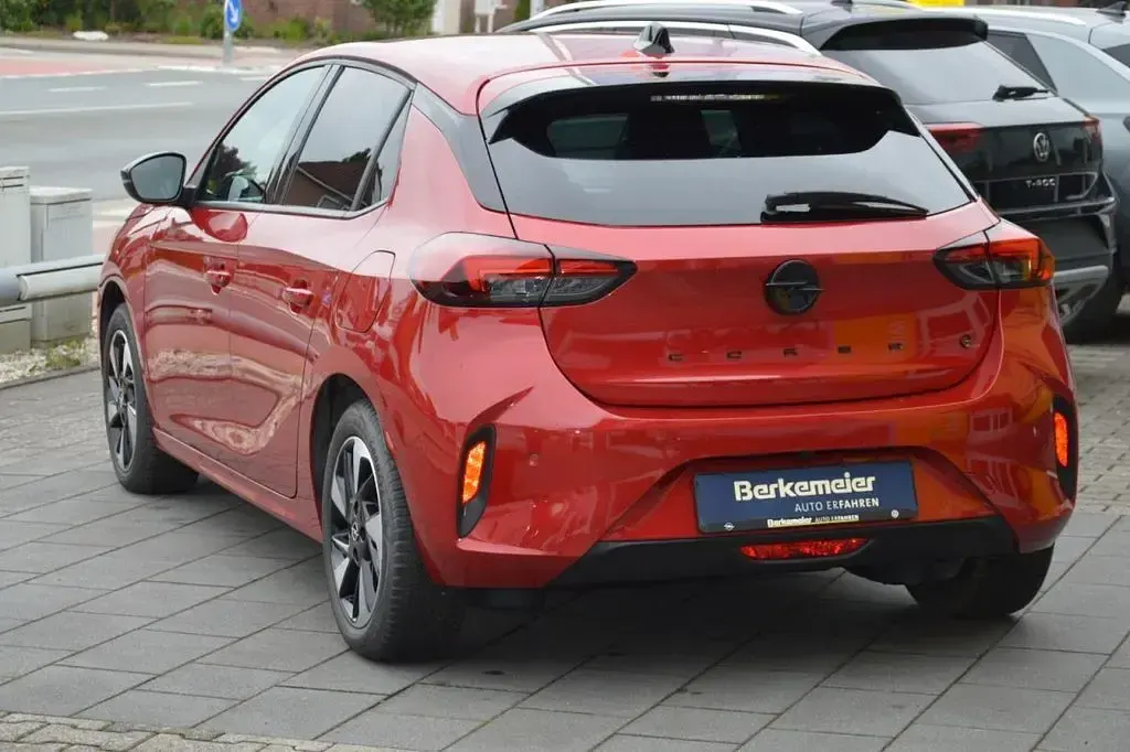 Używany Opel Corsa-e 114 kW (156 KM) 2024 Czerwony Hatchback