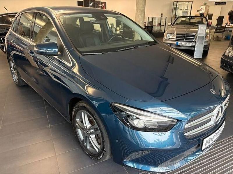 Usata Mercedes B220 190 CV (139 kW) 2020 Blu Monovolume