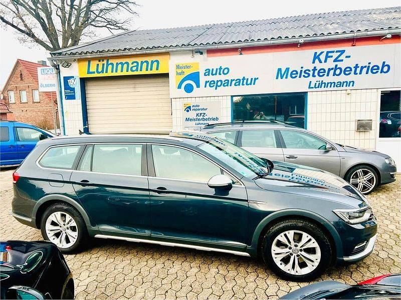 Gebraucht VW Passat Alltrack 190 PS (139 kW) 2017 Grau Kombi