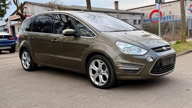Gebraucht Ford S-MAX Titanium 136 PS (100 kW) 2011 Braun Van / Kleinbus