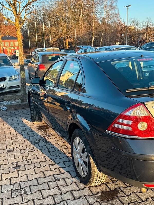 Gebraucht Ford Mondeo 140 PS (102 kW) 2007 Grau Limousine