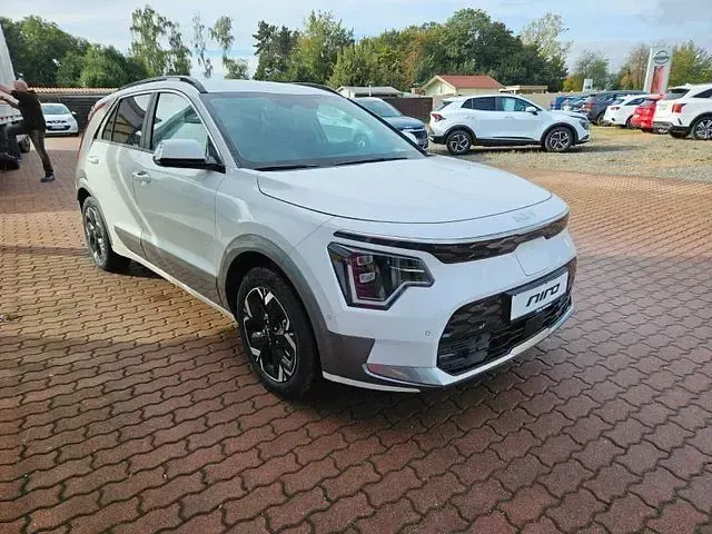 Gebraucht Kia e-Niro Inspiration 150 kW (204 PS) 2024 Weiß SUV