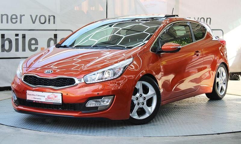 Orange Gebraucht 2013 Kia Ceed Limousine | 10.850 € (Fairer Preis) - Bild 1/3