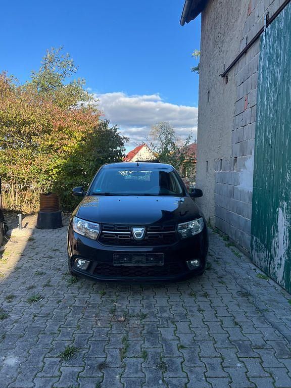 Schwarz Gebraucht 2017 Dacia Sandero Comfort Limousine | 5.200 € (Superpreis) - Bild 1/4