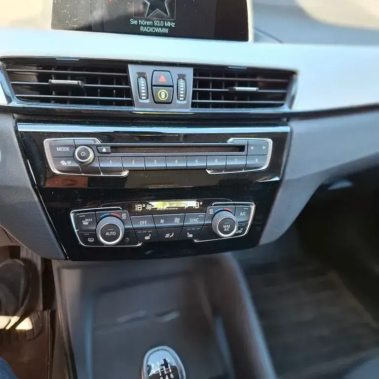 Second-hand BMW X1 xLine 140 CP (102 kW) 2018 Negru SUV