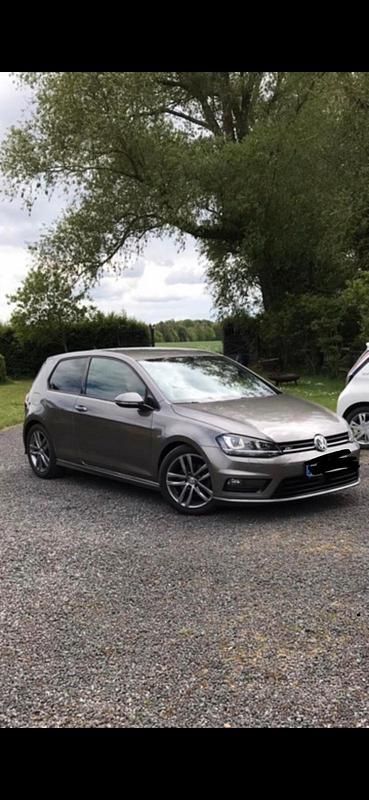 Braun Gebraucht 2014 VW Golf VII R-line Kleinwagen | 10.800 € (Fairer Preis) - Bild 1/4