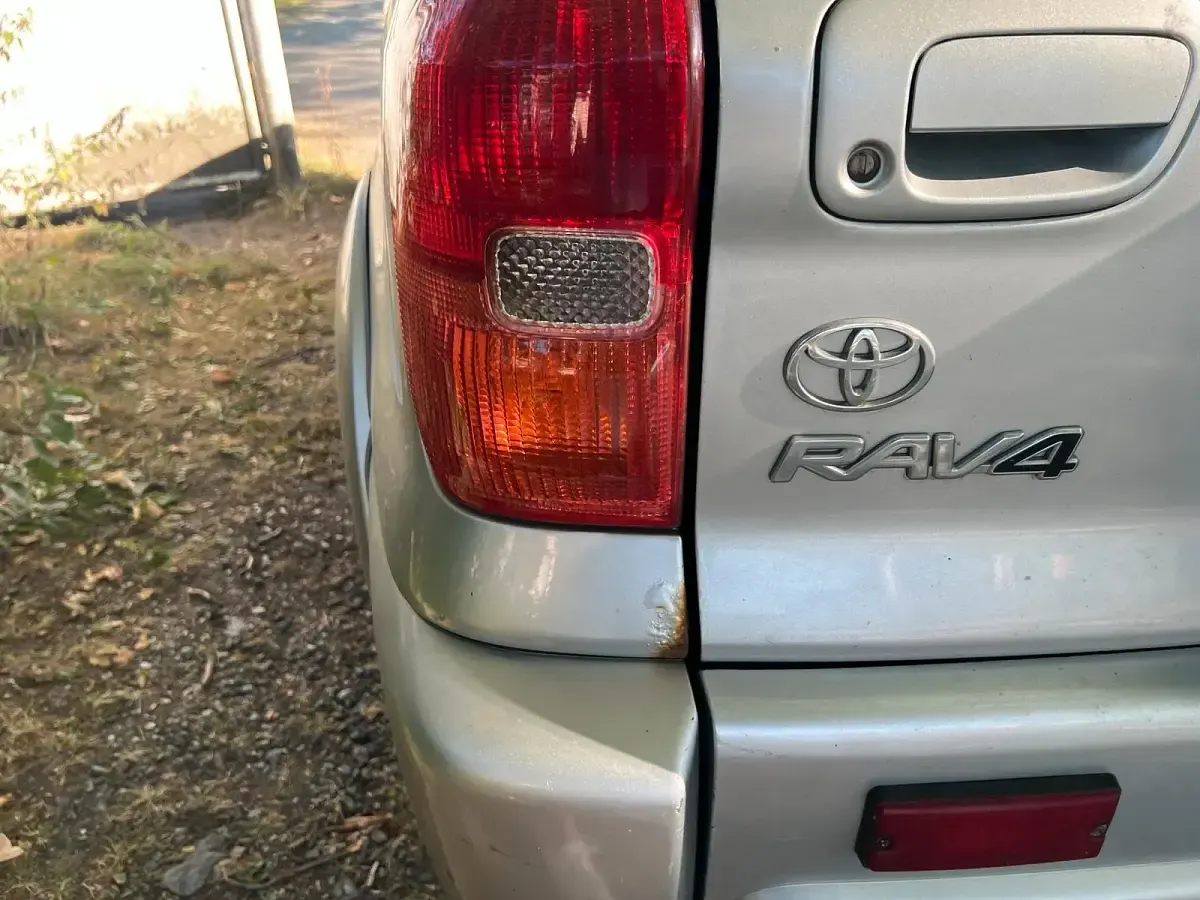 Gebraucht Toyota RAV4 150 PS (110 kW) 2001 Silber SUV